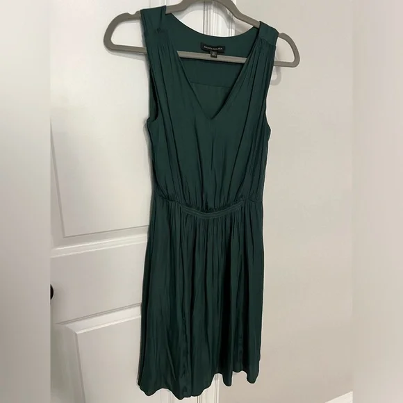 Banana Republic | Dresses | Banana Republic Silk Dark Hunter Green Knee  Length Dress | Poshmark